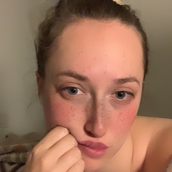 Meet your Posher, Olivia - Picture 1 of 1